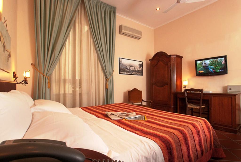 Hotel Toledo نابولي المظهر الخارجي الصورة