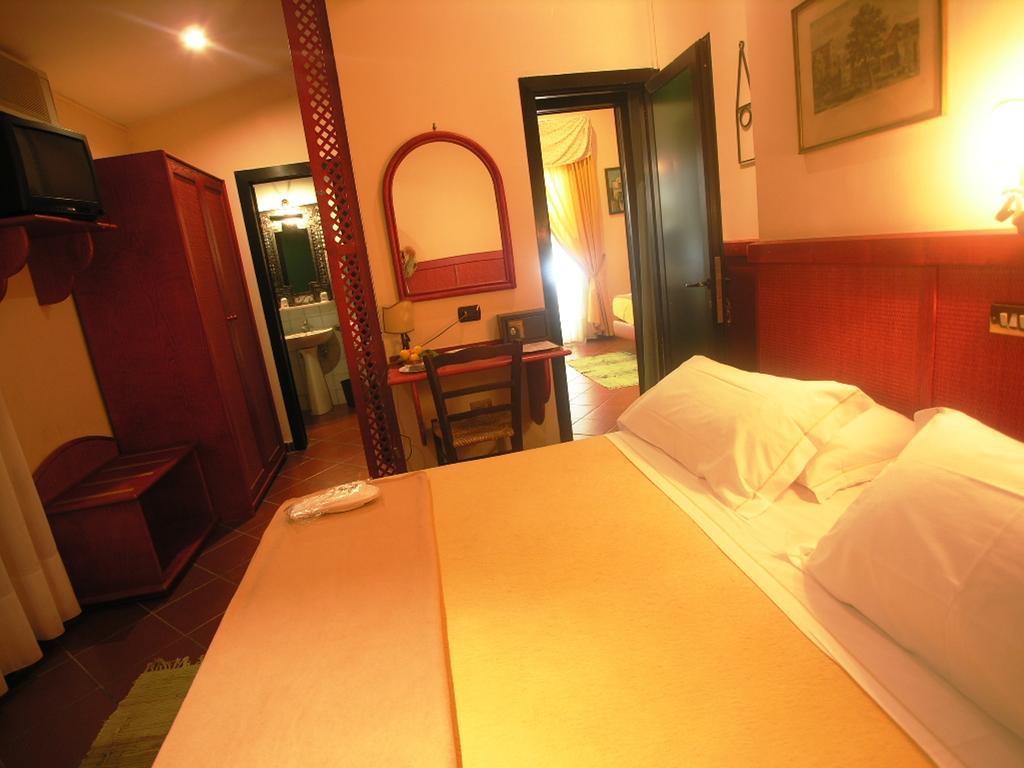 Hotel Toledo نابولي المظهر الخارجي الصورة