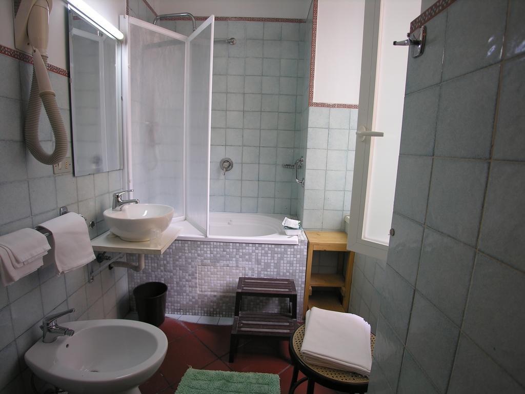 Hotel Toledo نابولي المظهر الخارجي الصورة