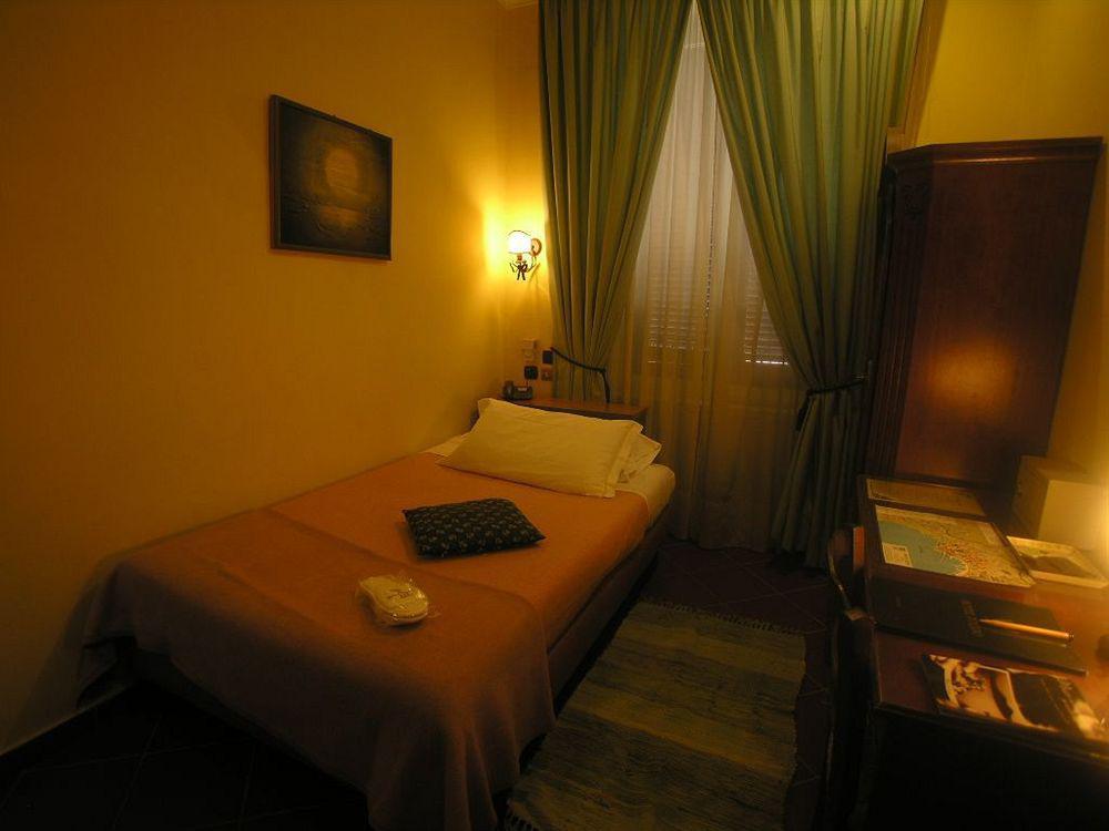 Hotel Toledo نابولي المظهر الخارجي الصورة